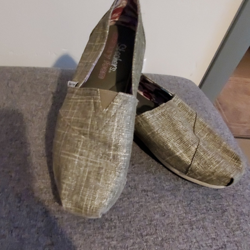 Sketchers memory Foam slip ons